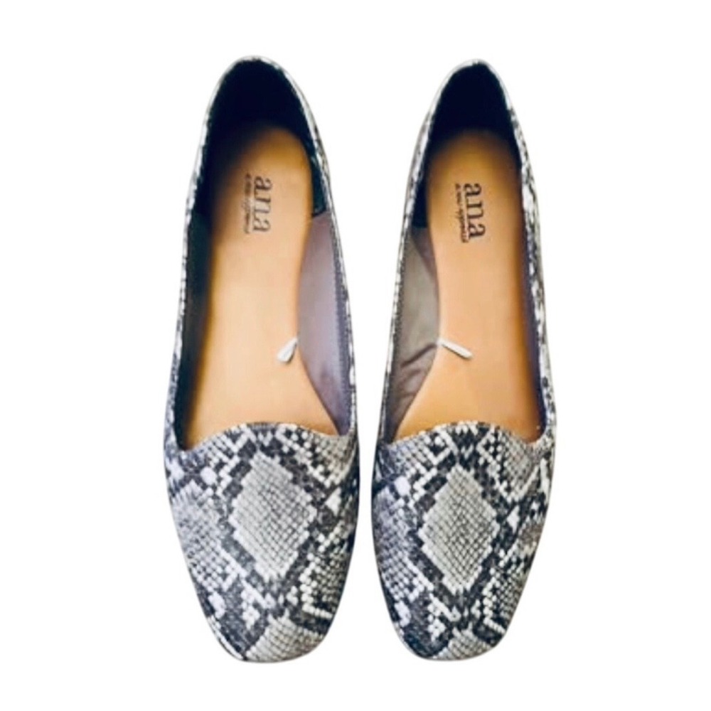 A.N.A Brand Snakeskin Loafers Flex Sole Grey White Size 9 Flats Casual